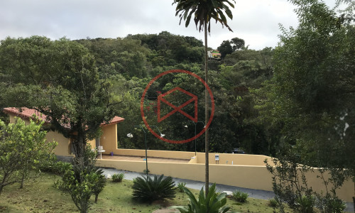 Chácara em Condomínio Fechado!!