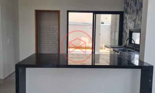 Casa em Condomínio em Salto!
