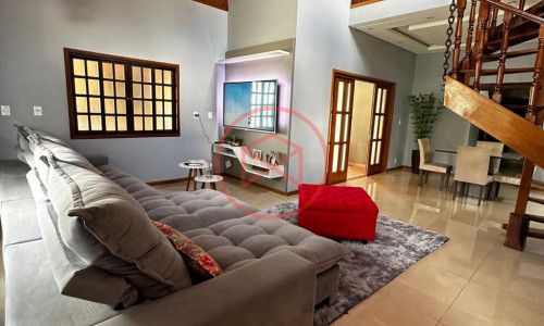 Chácara em Condomínio Fechado Próximo do Centro de Ibiúna!!