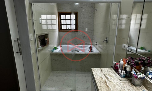 Chácara em Condomínio Fechado Próximo do Centro de Ibiúna!!