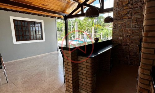 Chácara em Condomínio Fechado Próximo do Centro de Ibiúna!!