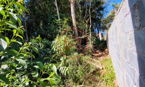 Lote em Condomínio Fechado Antes do Centro!!