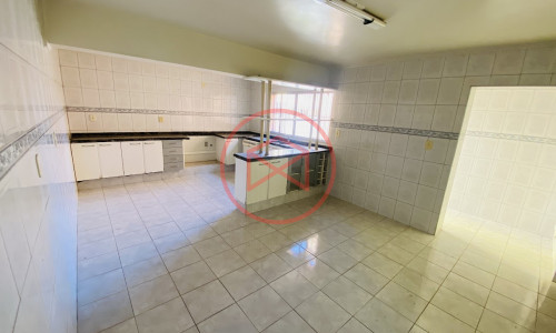 Casa Comercial no Centro de Ibiúna