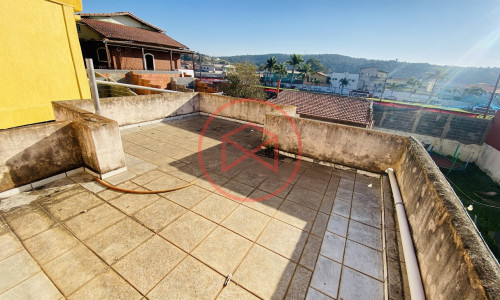 Casa Comercial no Centro de Ibiúna