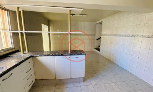 Casa Comercial no Centro de Ibiúna