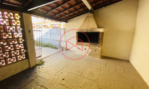 Casa Comercial no Centro de Ibiúna