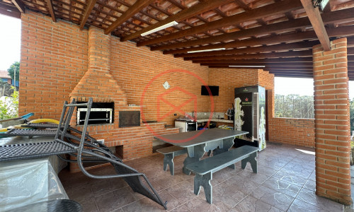 Chácara Próximo do Centro de Ibiúna!!