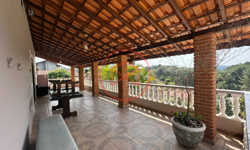 Chácara Próximo do Centro de Ibiúna!!