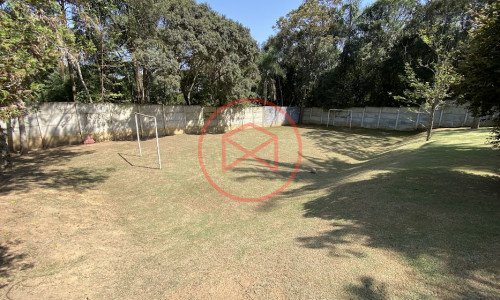 Chácara em Loteamento fechado em Ibiúna Antes do centro.