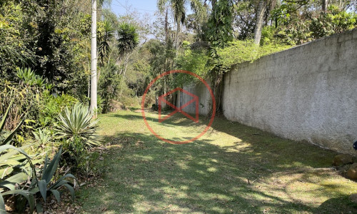 Chácara em Loteamento fechado em Ibiúna Antes do centro.