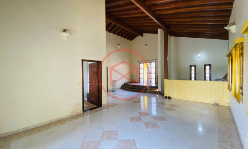 Chácara em Condomínio Antes do Centro!!