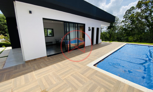 Chácara em Condomínio Fechado!! Interior de SP