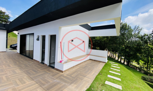 Chácara em Condomínio Fechado!! Interior de SP