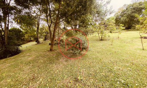 Chácara em Condomínio com 5.000 mts Antes do Centro!!