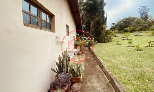 Chácara em Condomínio com 5.000 mts Antes do Centro!!