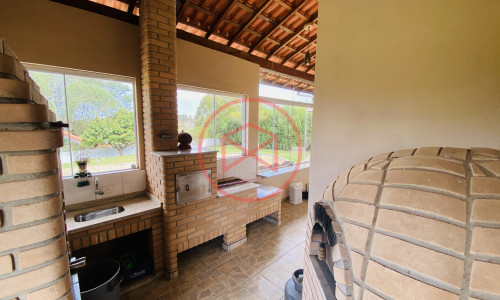 Chácara em Condomínio Fechado de Alto Padrão antes do Centro de Ibiúna