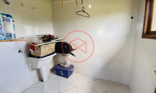 Chácara em Condomínio Fechado de Alto Padrão antes do Centro de Ibiúna