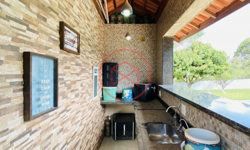 Chácara em Condomínio Fechado de Alto Padrão antes do Centro de Ibiúna