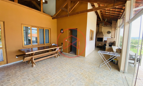 Chácara em Condomínio Fechado de Alto Padrão antes do Centro de Ibiúna