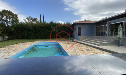 Chácara em Condomínio Fechado de Alto Padrão antes do Centro de Ibiúna