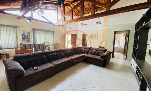 Chácara em Condomínio Fechado de Alto Padrão antes do Centro de Ibiúna