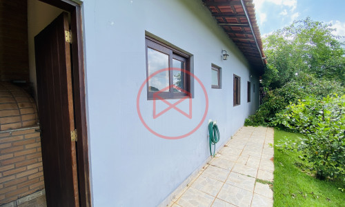 Chácara em Condomínio Fechado de Alto Padrão antes do Centro de Ibiúna