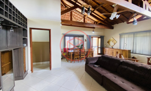 Chácara em Condomínio Fechado de Alto Padrão antes do Centro de Ibiúna