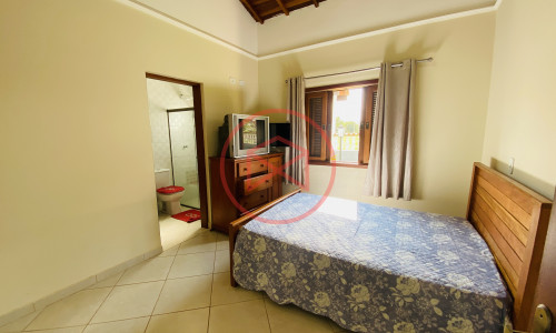 Chácara em Condomínio Fechado de Alto Padrão antes do Centro de Ibiúna