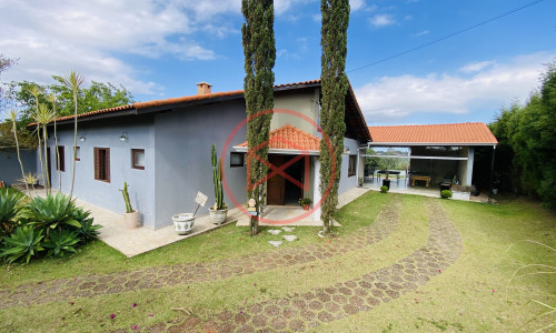 Chácara em Condomínio Fechado de Alto Padrão antes do Centro de Ibiúna