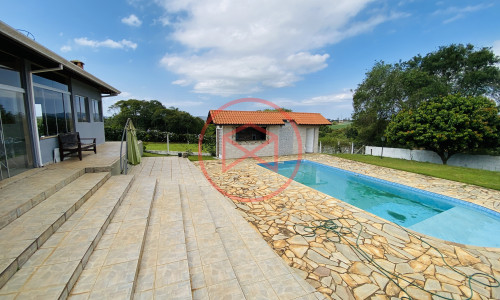 Chácara em Condomínio Fechado de Alto Padrão antes do Centro de Ibiúna