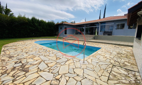 Chácara em Condomínio Fechado de Alto Padrão antes do Centro de Ibiúna