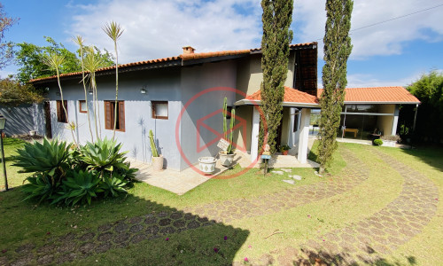 Chácara em Condomínio Fechado de Alto Padrão antes do Centro de Ibiúna