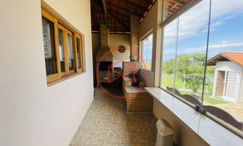 Chácara em Condomínio Fechado de Alto Padrão antes do Centro de Ibiúna