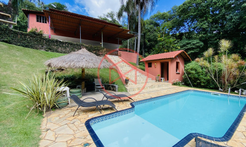 Chácara em Condomínio Fechado!!