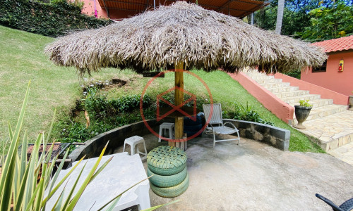 Chácara em Condomínio Fechado!!