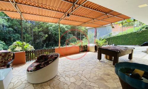 Chácara em Condomínio Fechado!!