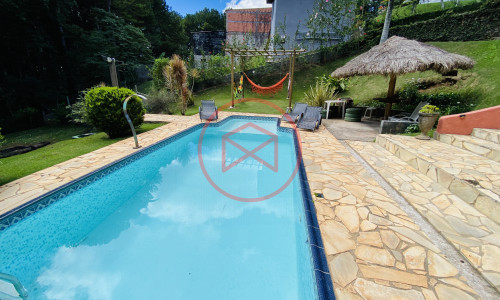 Chácara em Condomínio Fechado!!