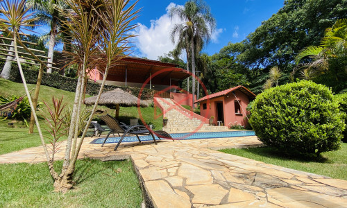 Chácara em Condomínio Fechado!!