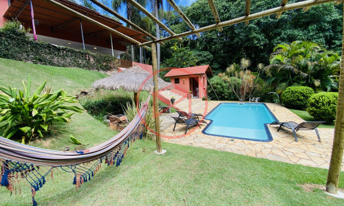 Chácara em Condomínio Fechado!!