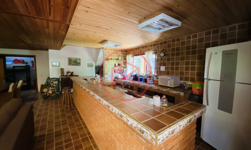 Chácara em Condomínio Fechado!!