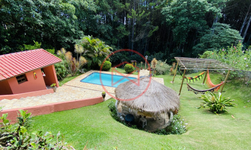 Chácara em Condomínio Fechado!!