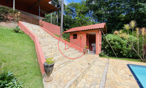 Chácara em Condomínio Fechado!!