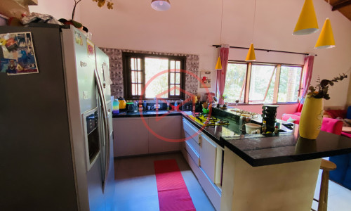 Chácara em Condomínio Fechado!!