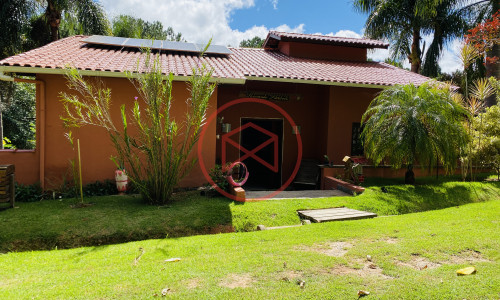 Chácara em Condomínio Fechado!!