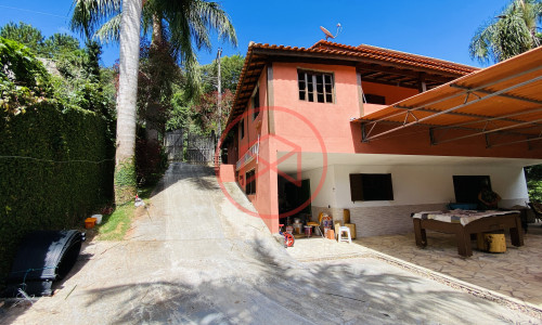 Chácara em Condomínio Fechado!!