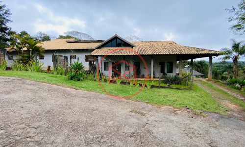 Chácara em Condomínio Antes do Centro!!