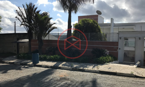 Mansão em Condomínio no Centro de Ibiúna!!