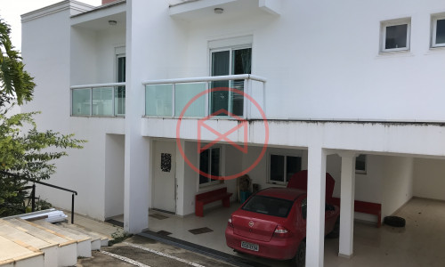 Mansão em Condomínio no Centro de Ibiúna!!