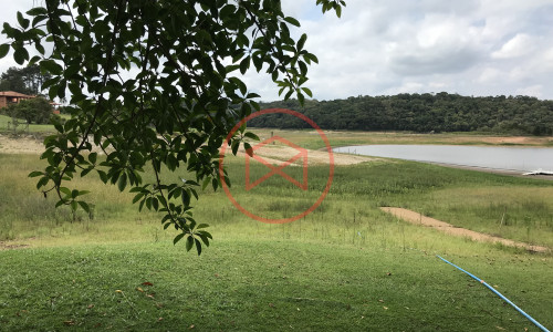 Chácara Pé N'agua em Condominio Fechado