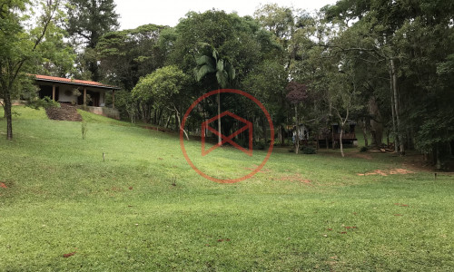 Chácara Pé N'agua em Condominio Fechado